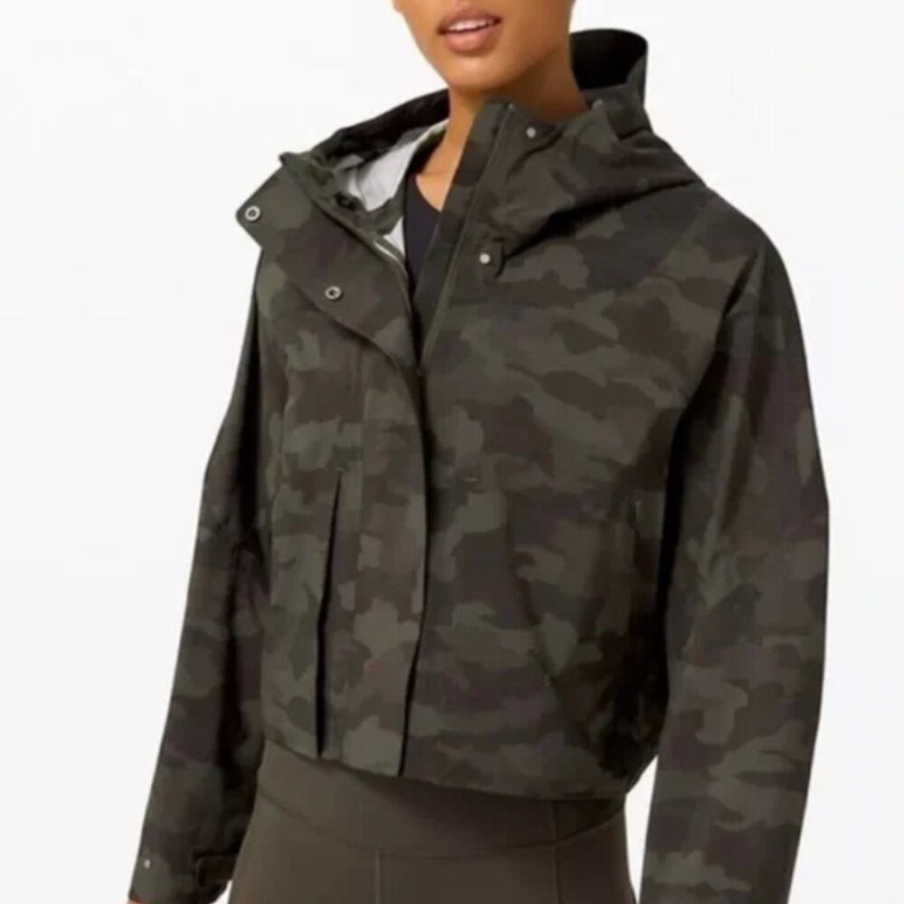 Lululemon Rain Chaser Jacket Heritage 365 Camo Dark Olive PREOWNED/USED